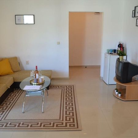 צרבו Villa Viktoria Studios מראה חיצוני תמונה