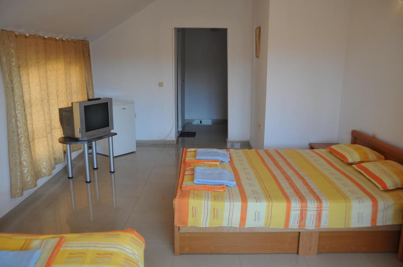 צרבו Villa Viktoria Studios מראה חיצוני תמונה