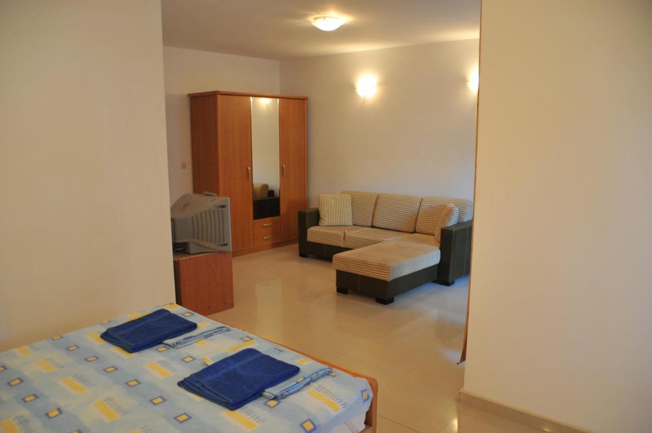 צרבו Villa Viktoria Studios מראה חיצוני תמונה