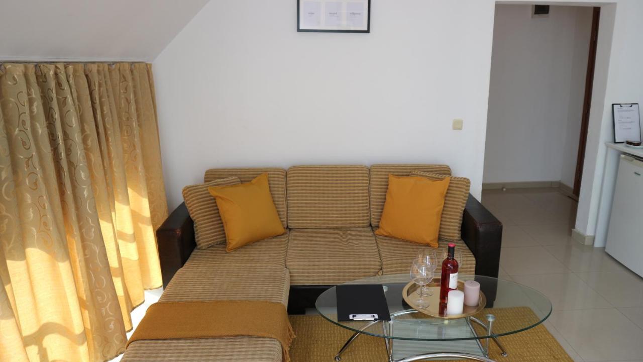 צרבו Villa Viktoria Studios מראה חיצוני תמונה